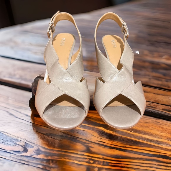 MICHAEL KORS HEELS, in Grey size 11 M- Gray - Picture 2 of 6